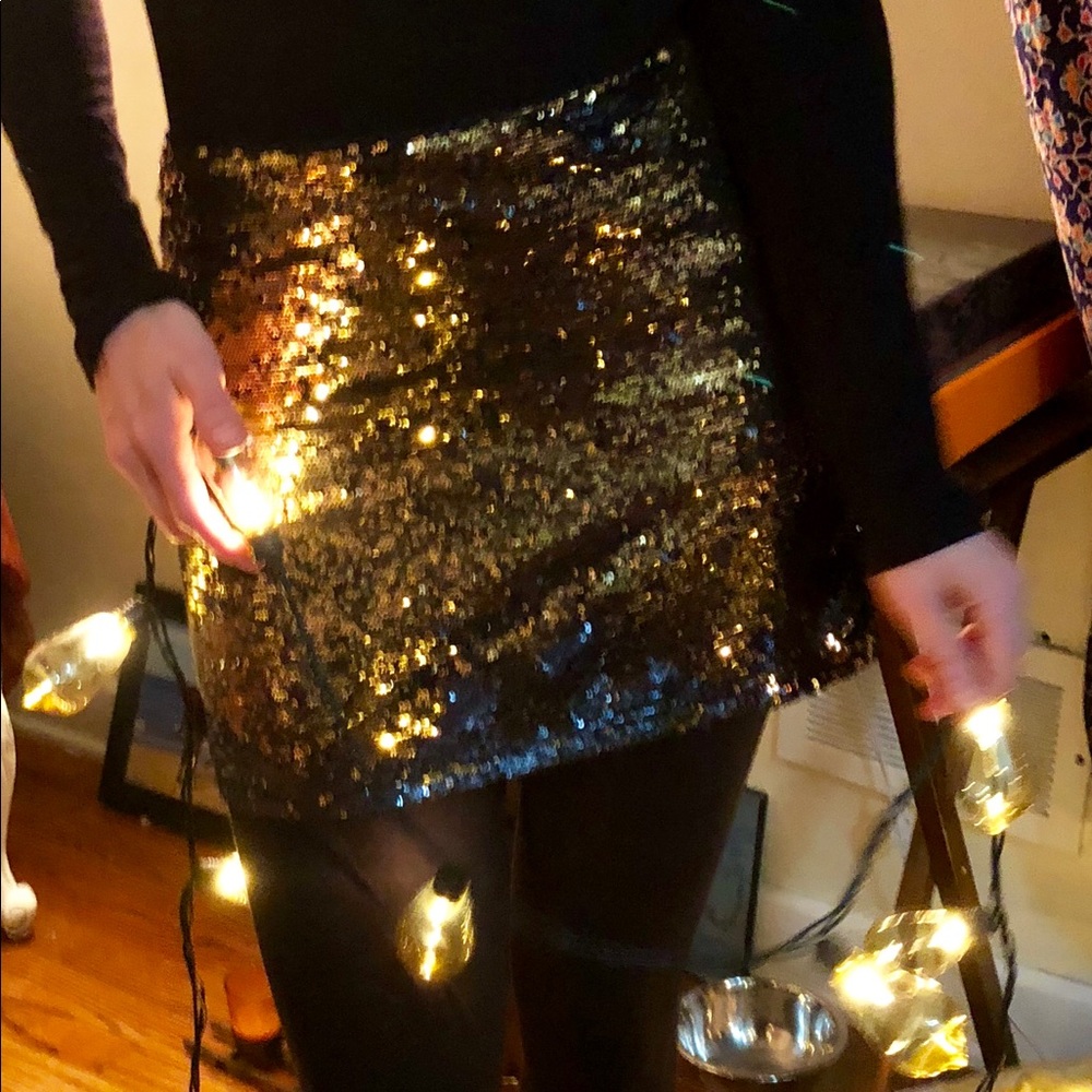 Black/gold sequence mini skirt